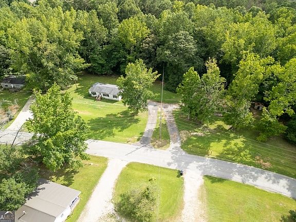 4th image of 355 Double D Rd