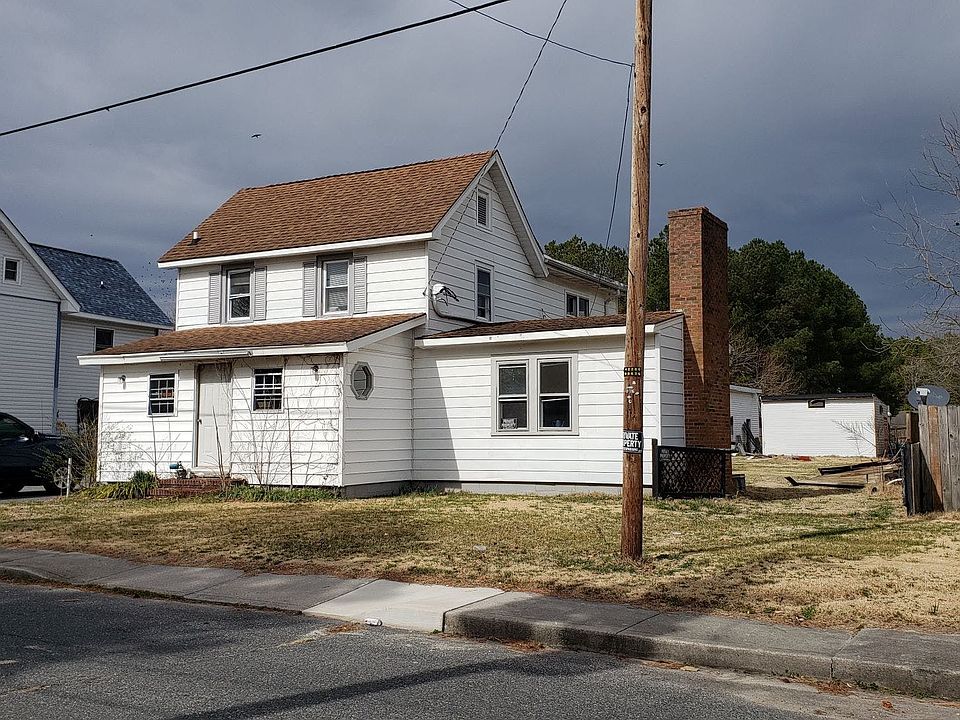 2nd image of 503 Main St