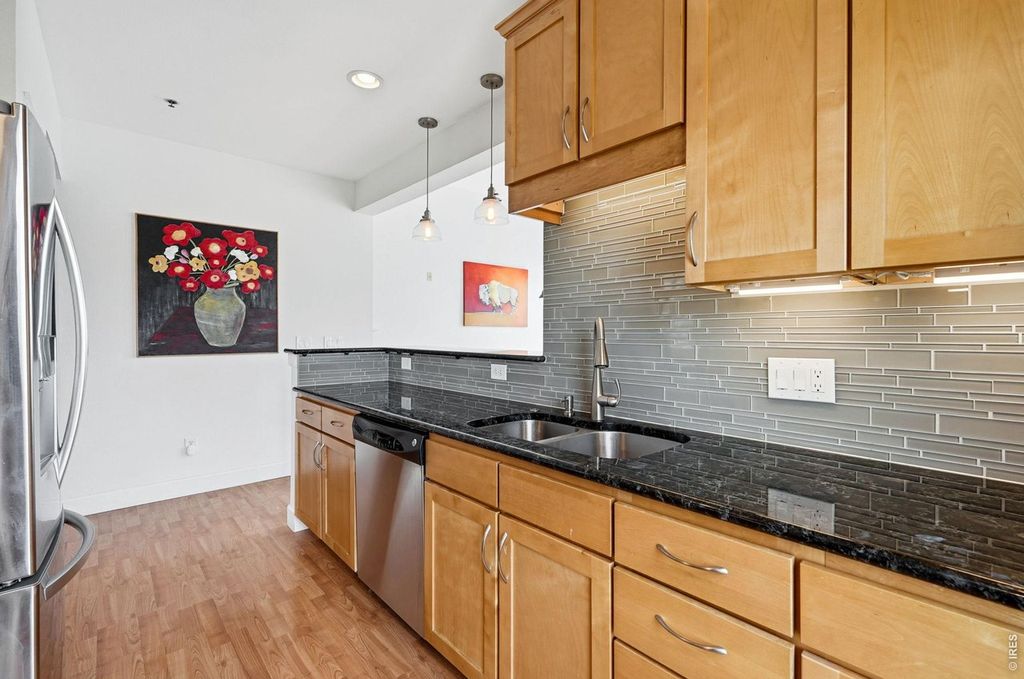 401 Mason Ct #203