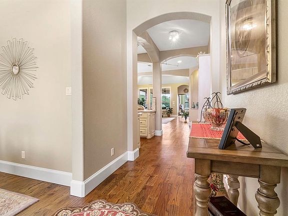 3rd image of 746 Barton Springs Dr