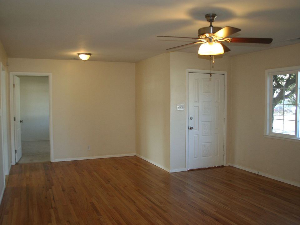 Living room entry & dining