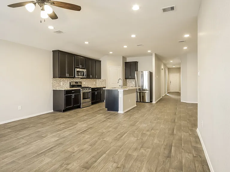 8102 Rose Petals Ln — Photo 5