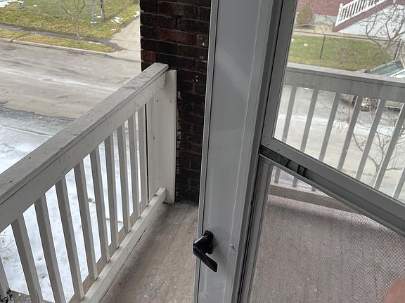 3rd image of 5 Parkwood Pl #1