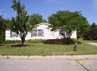614 Illinois Ave, Pratt, KS 67124