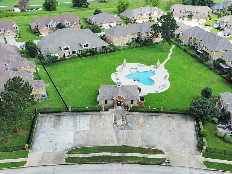 8624 Sunset Loch Dr — Photo 41