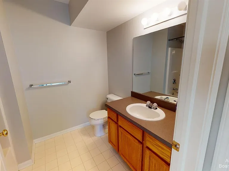 2785 S Knightsbridge Cir — Photo 12
