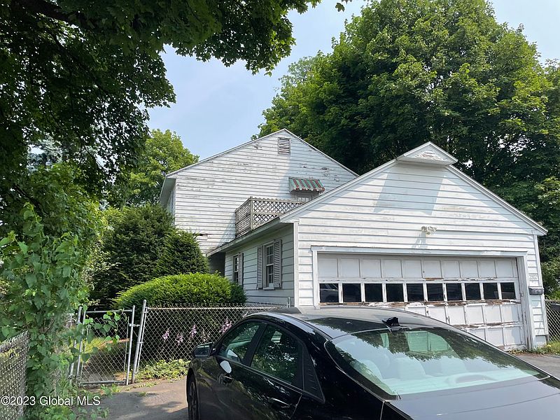 4th image of 2202 12th Street