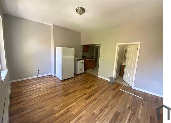 2nd image of 2414 Saint Paul St APT 2