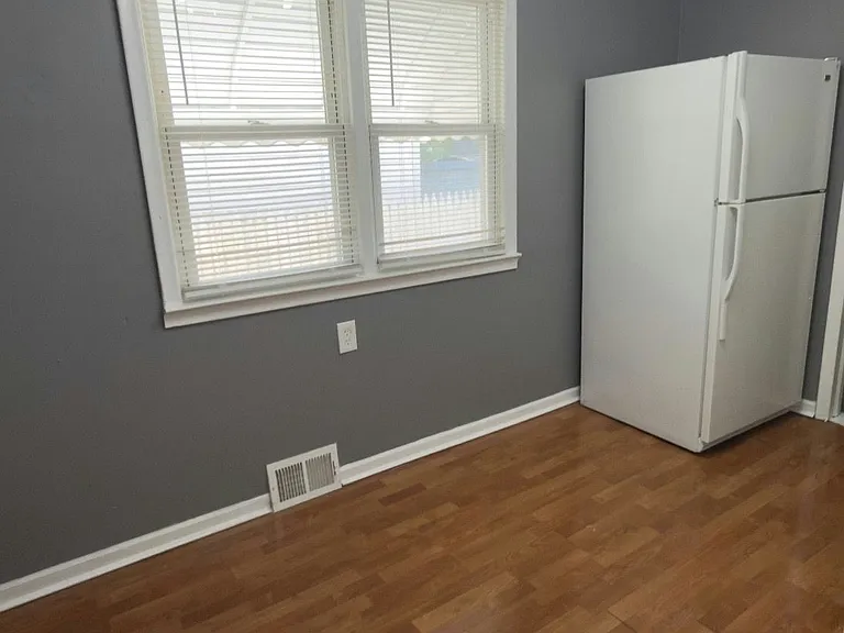 14469 Hendricks Ave — Photo 5