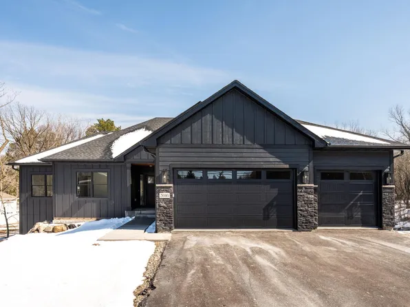 3916 McMenemy St, Vadnais Heights, MN 55127