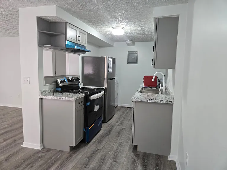 2490 Burgandy Ln — Photo 11