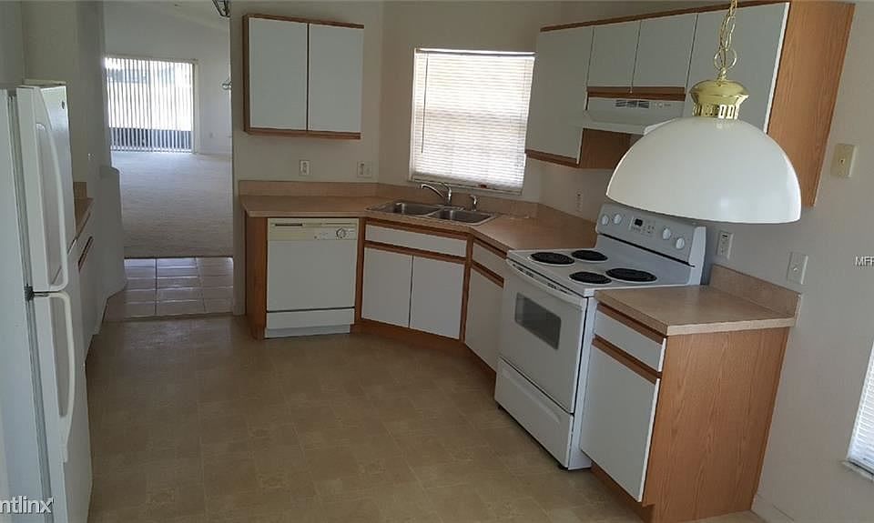 2nd image of 621 Grand Canal Dr