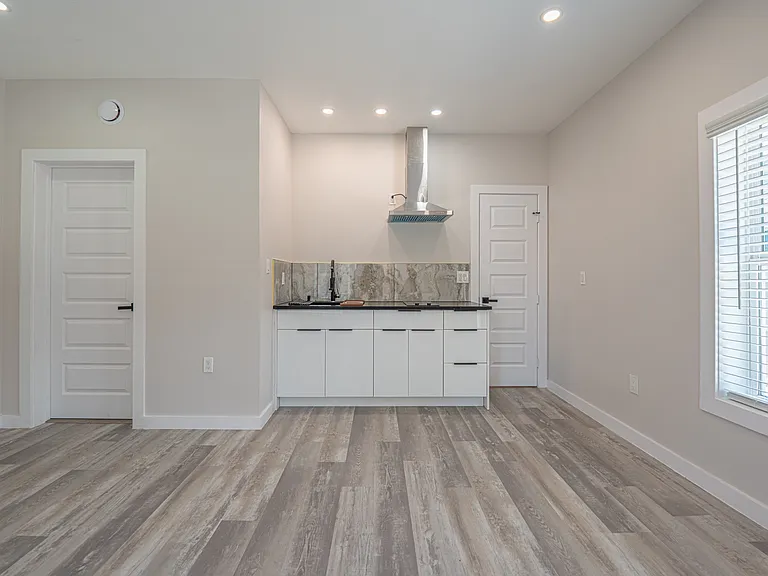 4202 Clay St #A — Photo 15