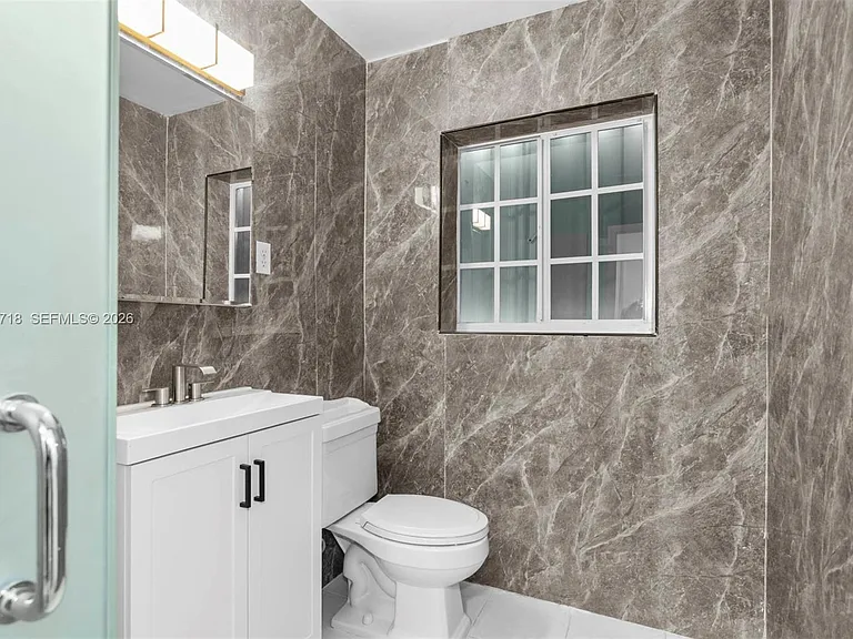 9125 Carlyle Ave — Photo 15