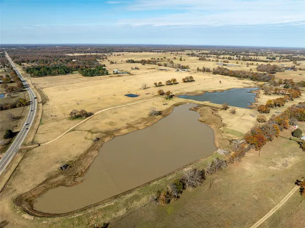 10891 Us Highway 82 E, Blossom, TX 75416