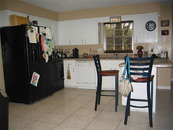 4th image of 2209 Parkview Dr