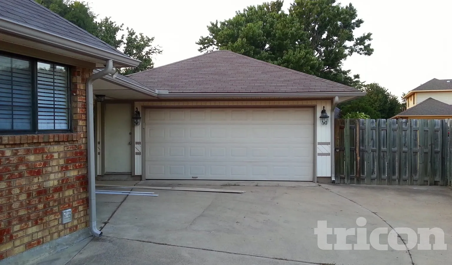 2758 Briar Hill Drive Grand Prairie TX — Photo 2