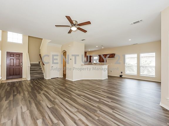 2nd image of 1100 Boxwood Dr