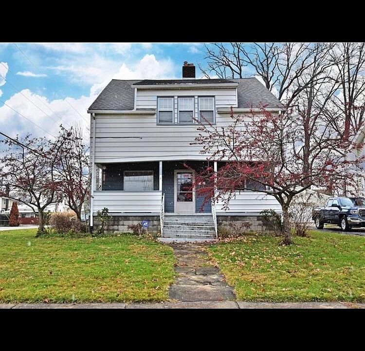 1st image of 244-246 Adelaide Ave SE