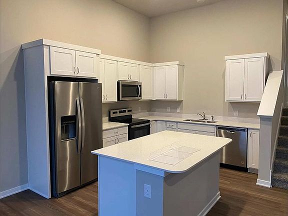 3rd image of 9692 Heightsview Dr