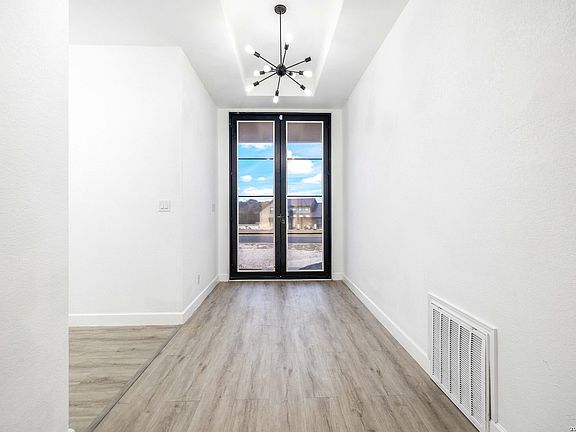 4th image of 1104 Santa Rosa