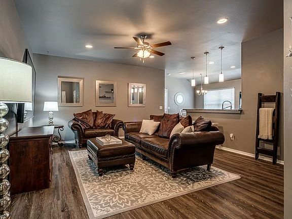 2nd image of 410 NE 19th Pl