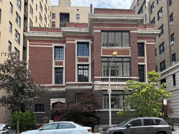 415 W Surf St #1A, Chicago, IL 60657