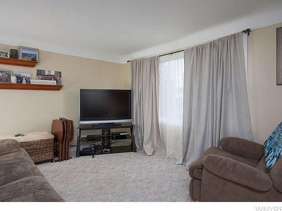 2nd image of 25 Cathedral Ln