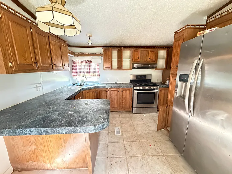 183 Ainsley Ave — Photo 6