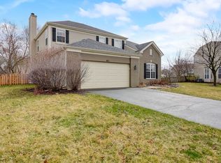 892 Honeysuckle Ln, Aurora, IL 60506