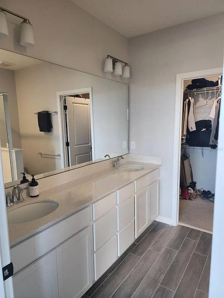 3 bed, 2.5 bath, 1688 sqft, $2,700 — Photo 3