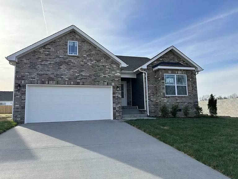 1208 Elizabeth Ln — Photo 1