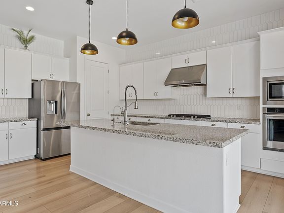 4th image of 10204 E THUNDERBOLT Avenue