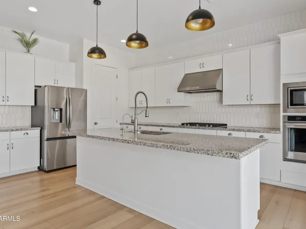 10204 E THUNDERBOLT Avenue, Mesa, AZ 85212