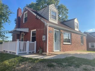 6350 Crestview Dr, South Park, PA