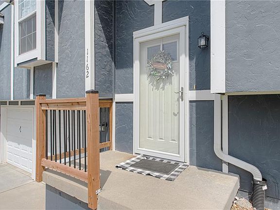 2nd image of 1162 Blue Bird Ln