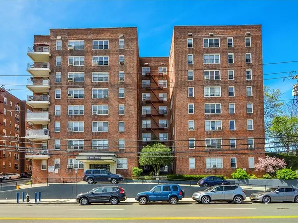 365 Bronx River Road #2J, Yonkers, NY 10704