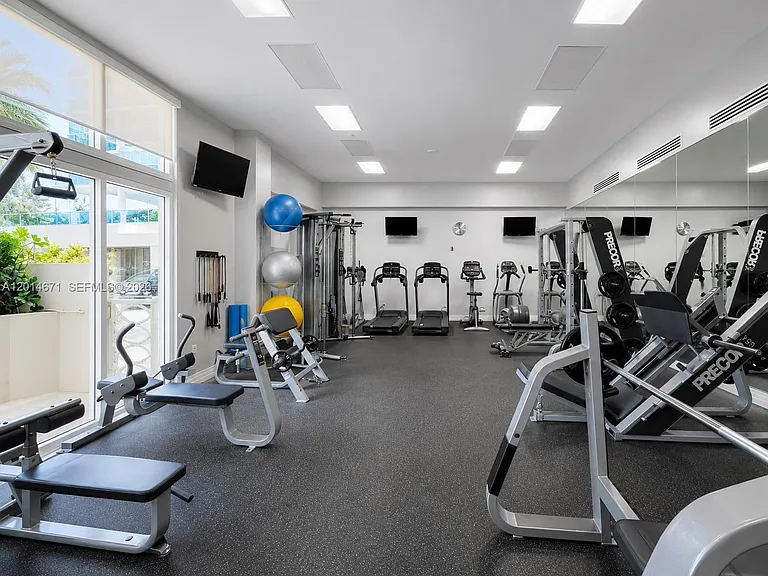6917 Collins Ave #614 — Photo 31