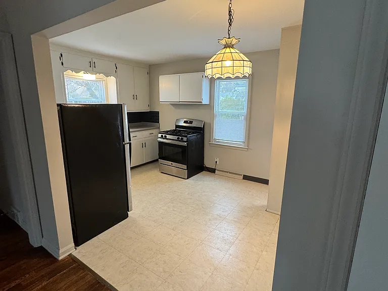 2121 Roberts Ln — Photo 22