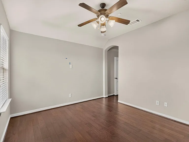 475 Fenwick Dr — Photo 25