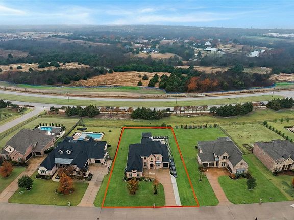 4th image of 717 Calm Crest Dr