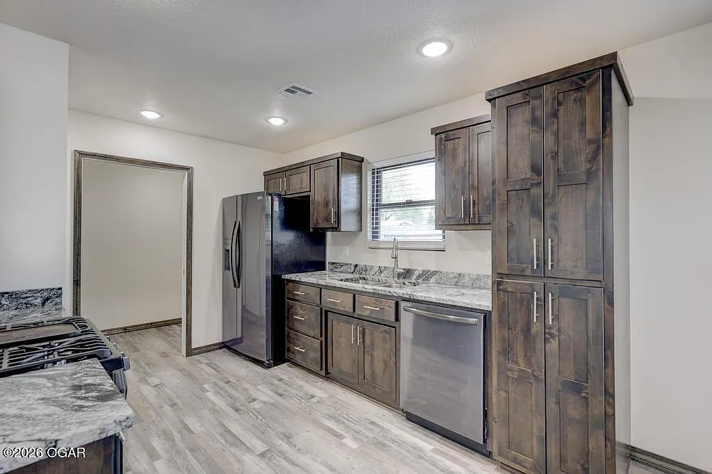 2 bed, 2.0 bath, 1078 sqft, $1,250 — Photo 4