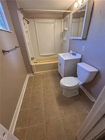 2625 Urquhart St — Photo 10