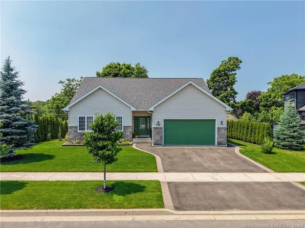 138 Still Water Cres, Fredericton, NB E3B 0V8