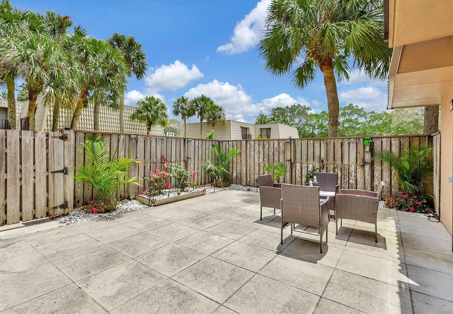 2 bed, 2.5 bath, 1236 sqft, $2,550 — Photo 4