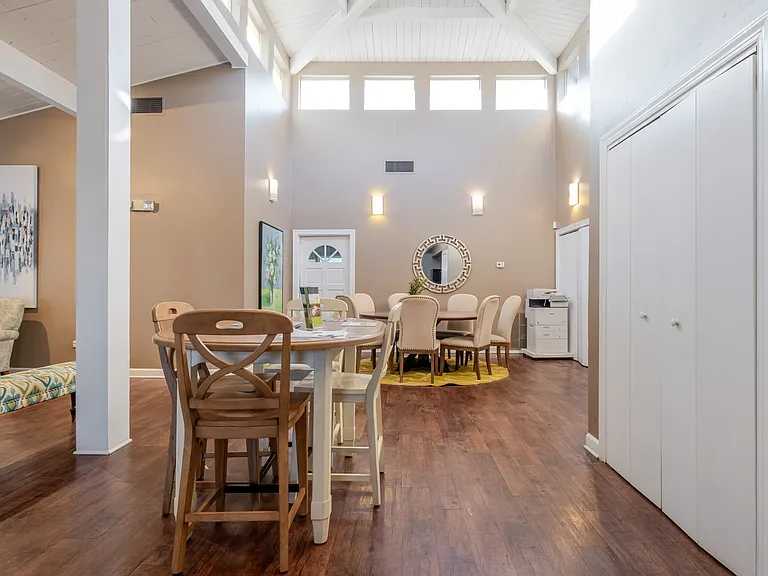 Laurel Pines — Photo 21