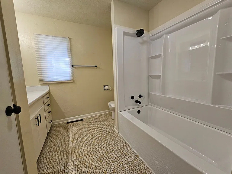 3617 Leeds Ln — Photo 14