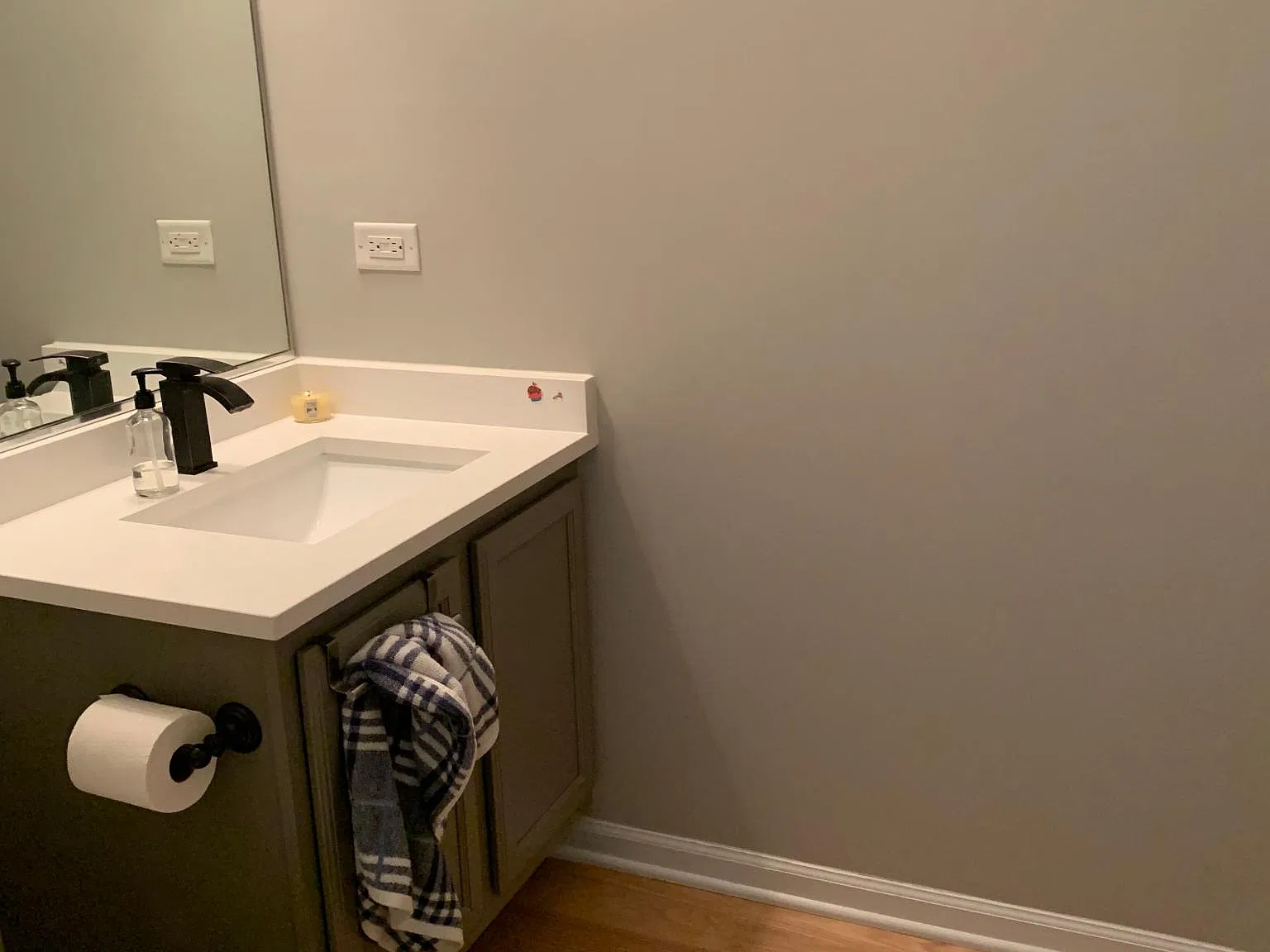 3 bed, 2395 sqft, $3,000 — Photo 4