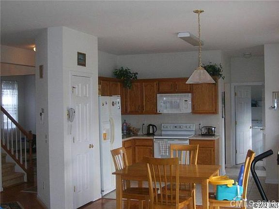 2nd image of 6132 Gatesville Ln