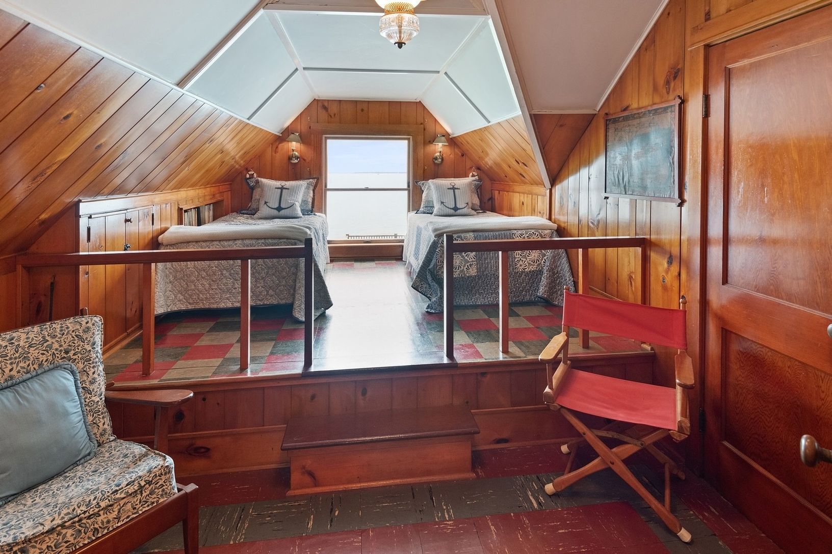 Guest Bedroom upstairs